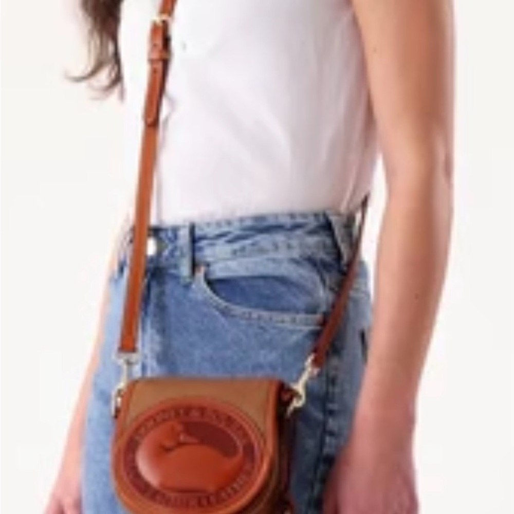 Dooney & Bourke Black Leather Duck Bag Crossbody Bag NWT - Picture 8 of 8